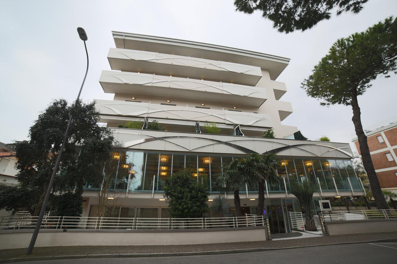 Hotel Caribia Pinarella チェルヴィア エクステリア 写真