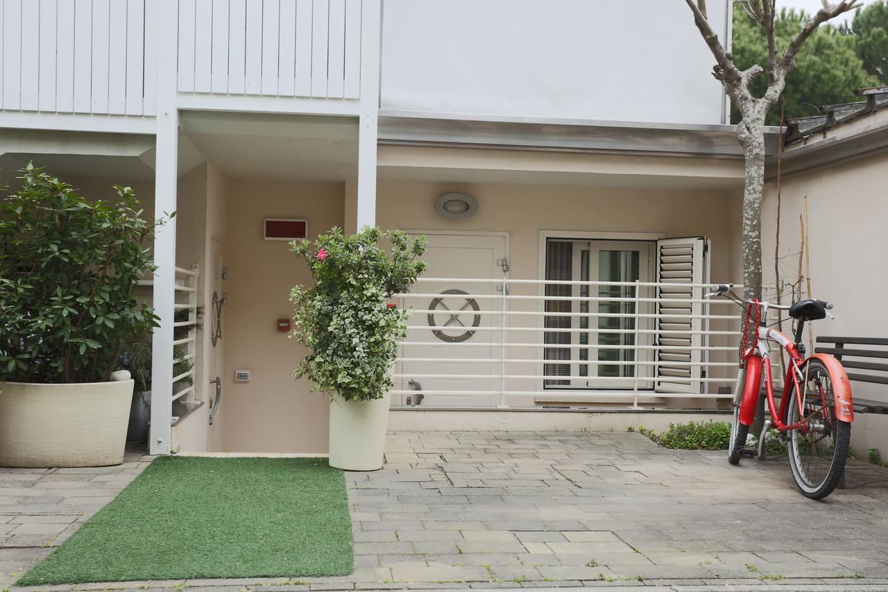 Hotel Caribia Pinarella チェルヴィア エクステリア 写真